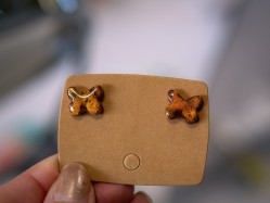 Puces d'oreilles papillons Ambre - Miladora Créations