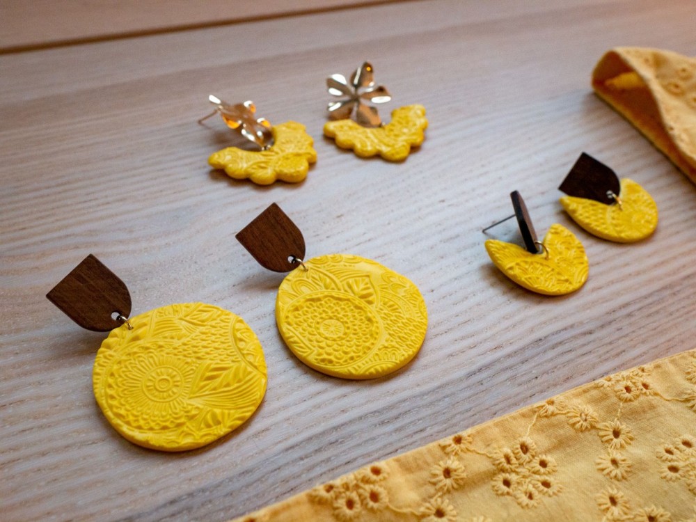 Boucles d'oreilles Soleil - Miladora Créations - Bijoux en argile polymère et acier inoxydable