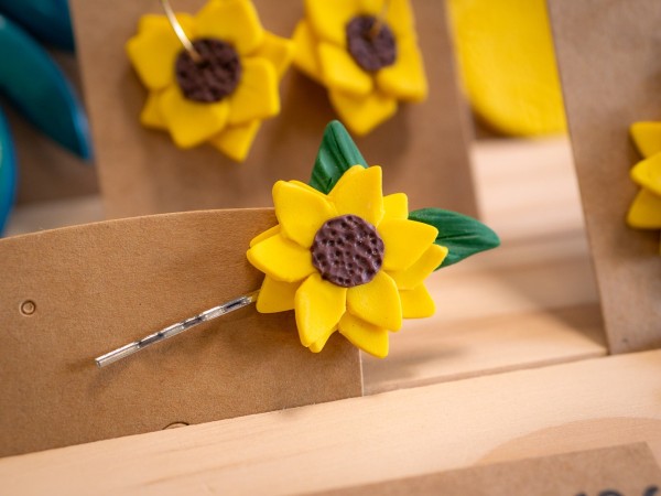 Barrette Tournesol - Miladora Créations - Bijoux en argile polymère et acier inoxydable