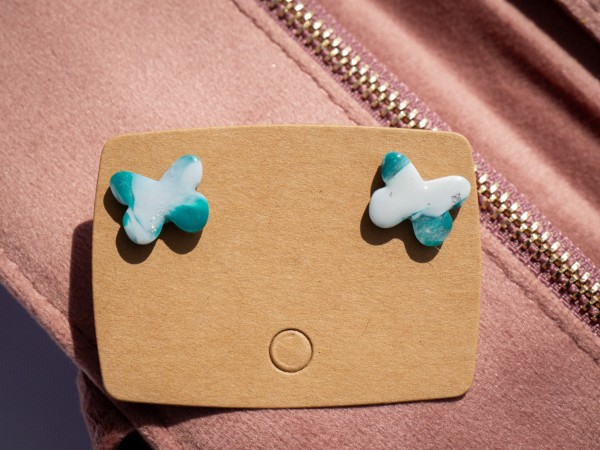 Puces papillons vert & argent - Miladora Créations