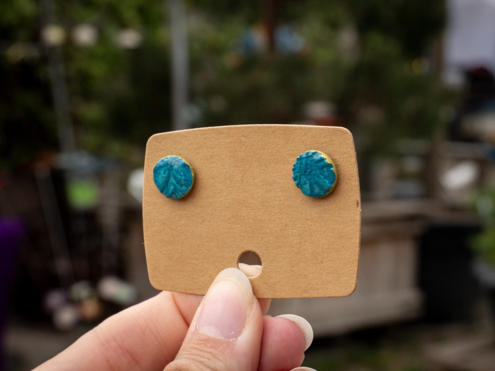 Puces d'oreilles Canopée dorées - Miladora Créations - Bijoux en argile polymère et acier inoxydable