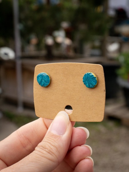 Puces d'oreilles Canopée dorées - Miladora Créations - Bijoux en argile polymère et acier inoxydable