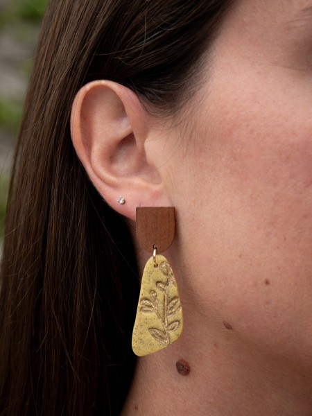 Boucles d'oreilles Granit triangles jaunes - Miladora Créations
