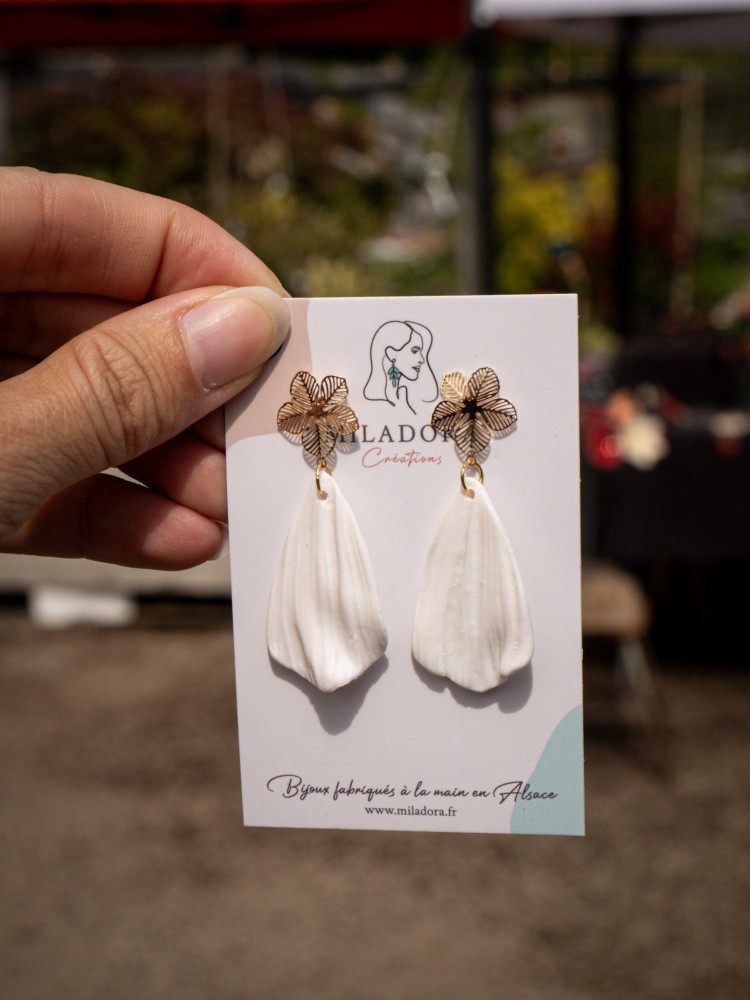 Boucles d'oreilles Pétale blanc - Miladora Créations