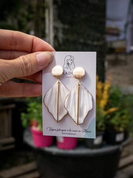 Boucles d'oreilles feuille blanche - Miladora Créations