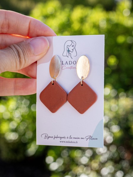 Boucles d'oreilles Amulette - Miladora Créations - Bijoux en argile polymère et acier inoxydable