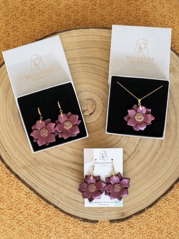 Collier Fleurs de lune - Miladora Créations - Bijoux en argile polymère et acier inoxydable
