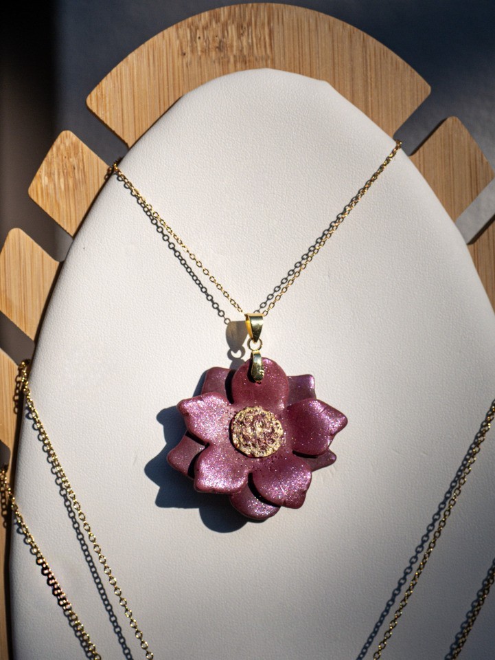 Collier Fleurs de lune - Miladora Créations - Bijoux en argile polymère et acier inoxydable